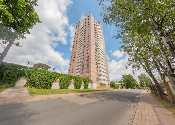 Skyline Penthouse With Sunset Views, Jacuzzi & Free Parking * Riga