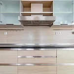 Skyline Penthouse With Sunset Views, Jacuzzi & Free Parking *