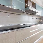 Skyline Penthouse With Sunset Views, Jacuzzi & Free Parking ריגה