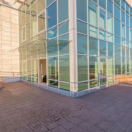 Skyline Penthouse With Sunset Views, Jacuzzi & Free Parking Daire