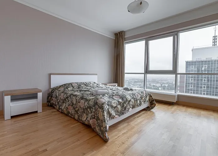 Skyline Penthouse With Sunset Views, Jacuzzi & Free Parking Daire