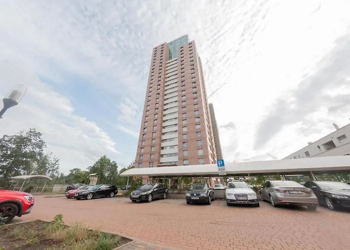 Skyline Penthouse With Sunset Views, Jacuzzi & Free Parking Riga