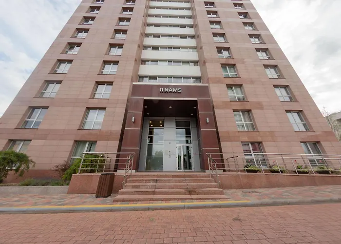 Daire Skyline Penthouse With Sunset Views, Jacuzzi & Free Parking